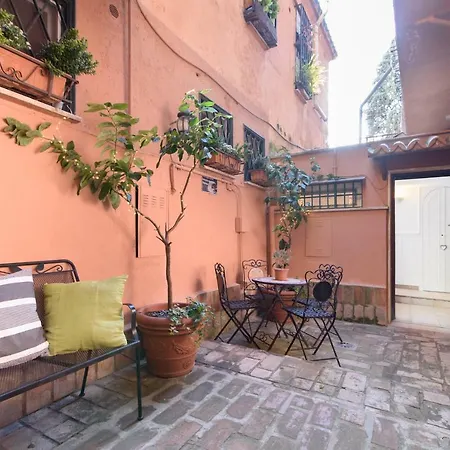 Lovely With Garden In Vatican Museums Trastevere * Rome